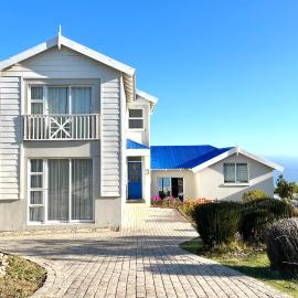 Signature Lodge 3 @ Pinnacle Point Golf Estate, hotel in Mossel Bay