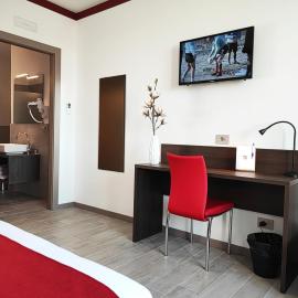 Suites Direzionale Carpi, hotel a Carpi