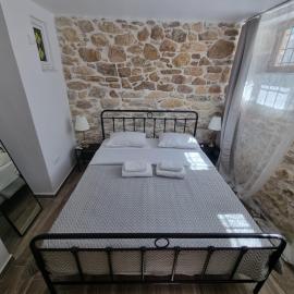 Hall Apartments & Rooms - by Avelink, Hotel in Spáta