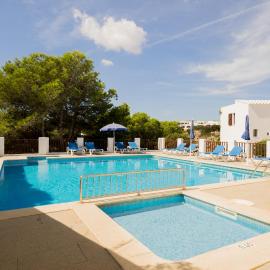 Apartamentos Sa Cornisa, hotel u gradu Cala Morell