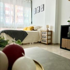 PRECIOSO ESTUDIO CON PISCINA, JUNTO A LA PLAYA, hotel a Torre del Mar