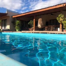 Alojamiento Los Nogales, hotel in Santa Cruz