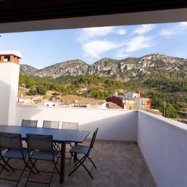 CASA RURAL BIENVENIDA, hotel en Cuatretondeta
