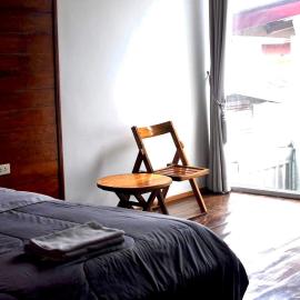 Une Jai Place เรือนอุ่นใจ, hotel en Phimai
