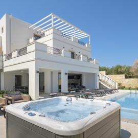 Ivory Villa, Pool, Heated SpaWhirlpool, Sauna & Gym, By ThinkVilla