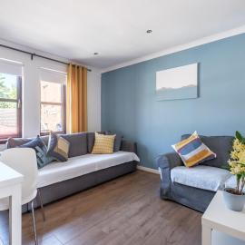 The Douglas - Spacious 2 bed apartment in Uddingston, hotell i Uddingston