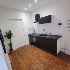 Graulhet में, होटल Appartement de Charme avec tomettes et Parquet climatisé