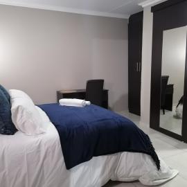 Lukhanya Guesthouse, hotel in Randfontein