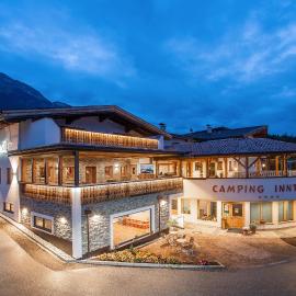 Camping Inntal โรงแรมในวีซิง