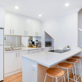 Modern Central China town Home - Free Carpark, Hotel in Adelaide