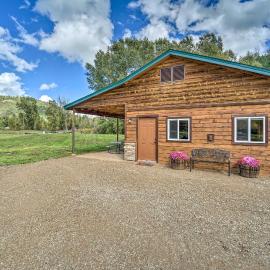 Serene Dolores Cabin w/ Patio & River Access!: Dolores şehrinde bir otel