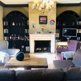Cheerful 3-bedroom villa with pool, hotel em Oganavan