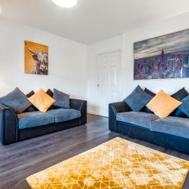 Balloch House -Spacious 3 bed house with on street parking, hotell i Kirk of Shotts