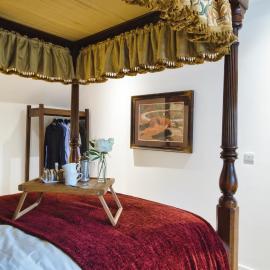 The Loft at Hewletts Farm - Stunning Apartment on The Cotswold Way Close to Cheltenham