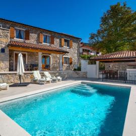 VillaNuova, viešbutis mieste Šušnjevica