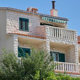 Guest House Marija, hotel in Bol