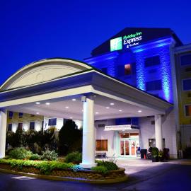 Viesnīca Holiday Inn Express Hotel & Suites Watertown - Thousand Islands by IHG pilsētā Votertauna
