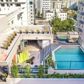 Fully Serviced Apartment at Regatta Living II - 703, Hotel in La Julia