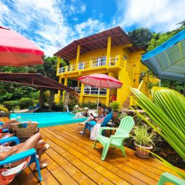 Cerrito Tropical Eco Lodge, hotel u gradu 'Taboga'