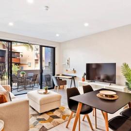 Jewel on Jubilee - New 1 Bed Apt with Parking