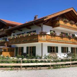 Ferienwohnungen Anton Geierstanger, hotel in Wallgau