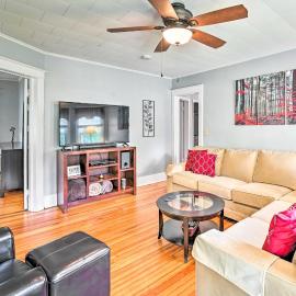 Cozy + Walkable Delmar Getaway w/ Fire Pit!, hotel in Delmar