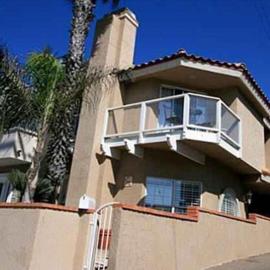 Pacific Breeze Right Next to Huntington Beach Pier! Steps from Beach!!