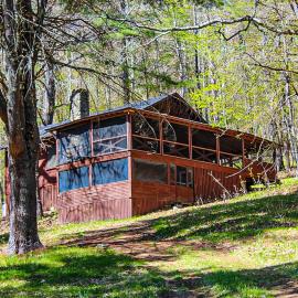 Deer Hill Camp, hotel in Moultonborough
