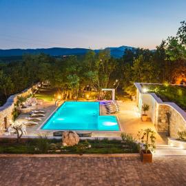 VILLA G., Relaxing and Unique nest of Enjoyment, ξενοδοχείο σε Imotski