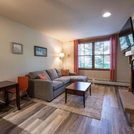 Contemporary Condo Easy Access to Slopes and the Village - Zephyr Mountain Lodge Premium-Rated 1102