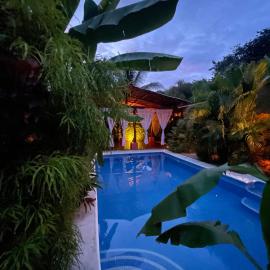 The Inner Light Yoga Lodge, hótel í Sámara