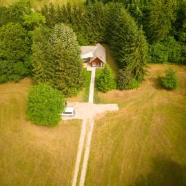 Čebelnk: sanjska hišica 4 km od Bleda – hotel w mieście Lesce