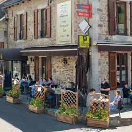 Logis Hôtel-restaurant Les Coudercous，聖謝利多布拉克的飯店