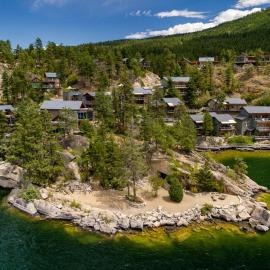 Outback Lakeside Vacation Homes, hótel í Vernon