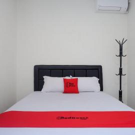 RedDoorz Syariah near RS Soeradji Pemuda Klaten – hotel w mieście Klaten