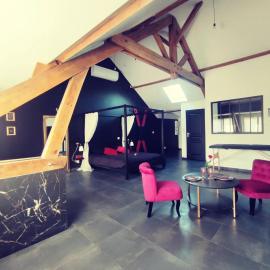 Love Room à Montargis, Hotel in Montargis