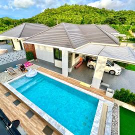 Chill at Hill Pool Villa Sattahip, hotel in Ban Tao Than