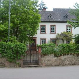 Ferienwohnung Jüngling, hotel a Neumagen-Dhron