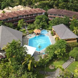 Palm Beach Hotel Bali โรงแรมในกูตา