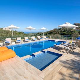 Etesians Villa, Heated Pool & Spa Whirlpool, BBQ, By ThinkVilla