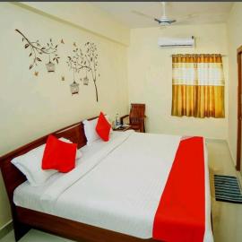 Viesnīca Nandas Grand pilsētā Nellore