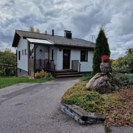 Villa Silve, yhden makuuhuoneen omakotitalo., hotel a Lohja