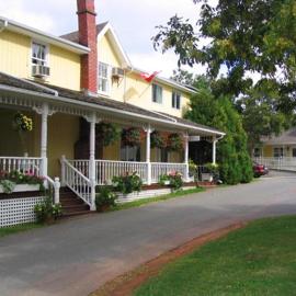 Shining Waters Country Inn, hotel en Cavendish