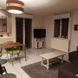 Ecully, appartement au calme de 50m²., hotell i Écully