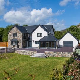 Arlyn, Padarn Lake Viewpoint in Snowdonia, hotel in Caernarfon