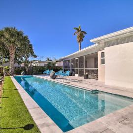 1 Mi to Deerfield Beach: Stylish Studio w/ Pool!