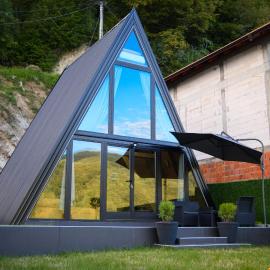 Unique Lake House Paradiso