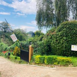 Yes Hostel, hotel u gradu Fort Portal