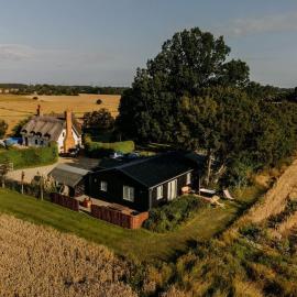 Beautiful Cottage with Heated Outdoor Swimming Pool in Bredfield near to Woodbridge on the Suffolk Coast