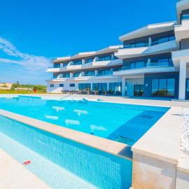 Hotel Delfin Lanterna, מלון בטאר